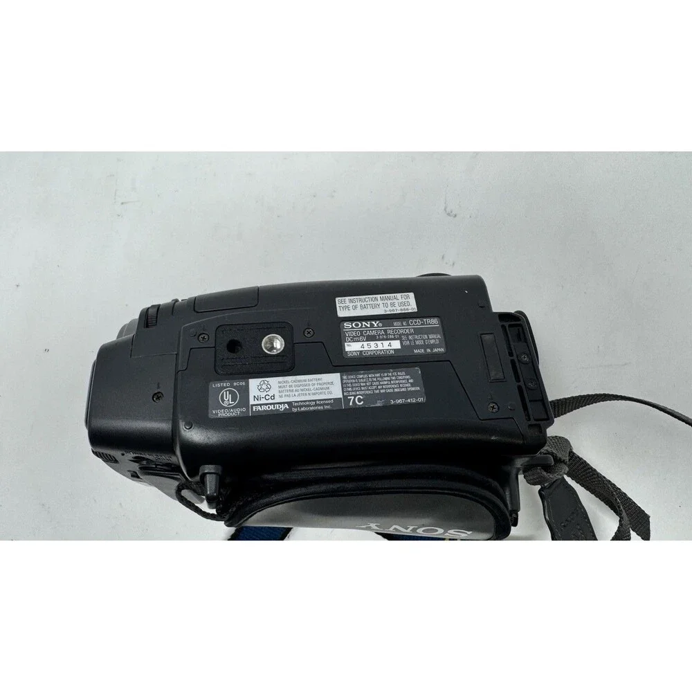 Sony Handycam CCD-TR86 8mm 30 X Digital Zoom Handheld Video Camera Parts Only!